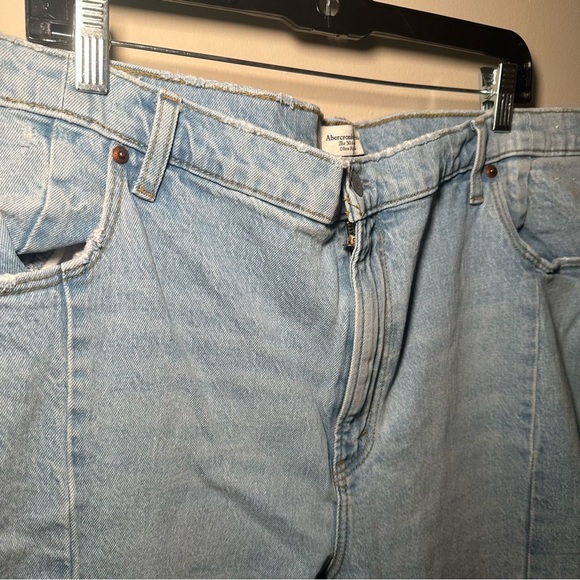 Abercrombie & Fitch Light Blue 90s Straight Ultra High Rise Jeans Size 35/20r - Picture 5 of 12